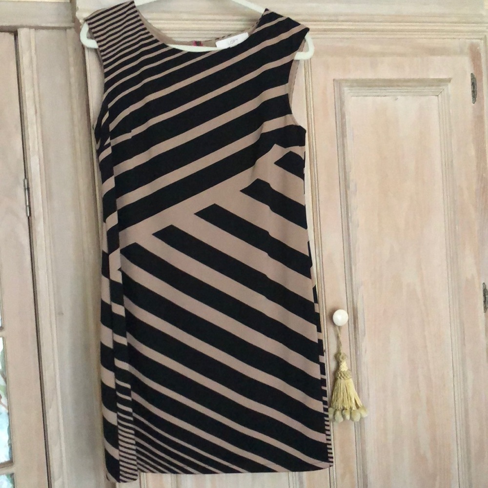 Sleeveless dress